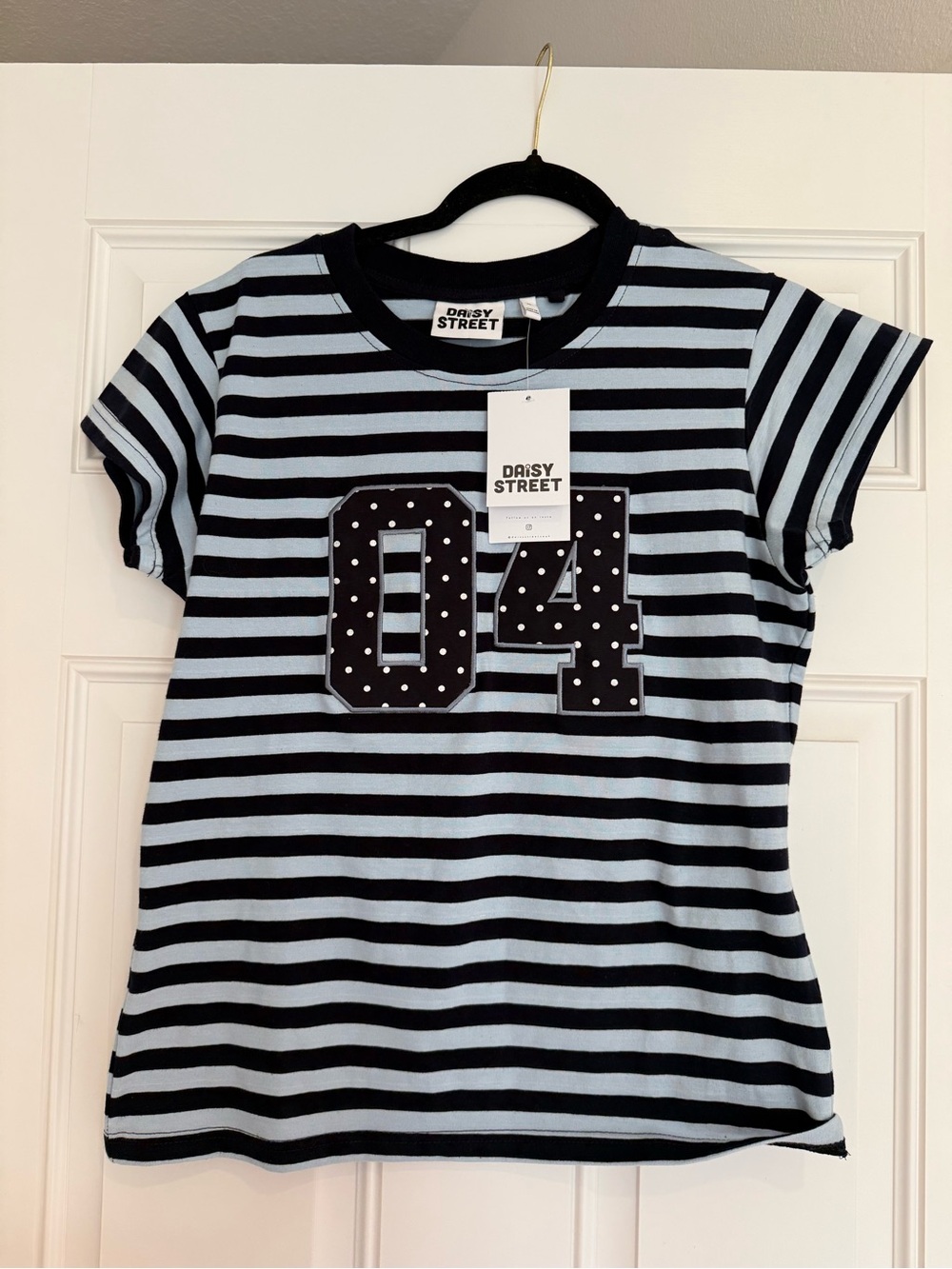 Daisy Street y2k Women's Black & Light Blue Striped Short Sleeve Tee with '04'
